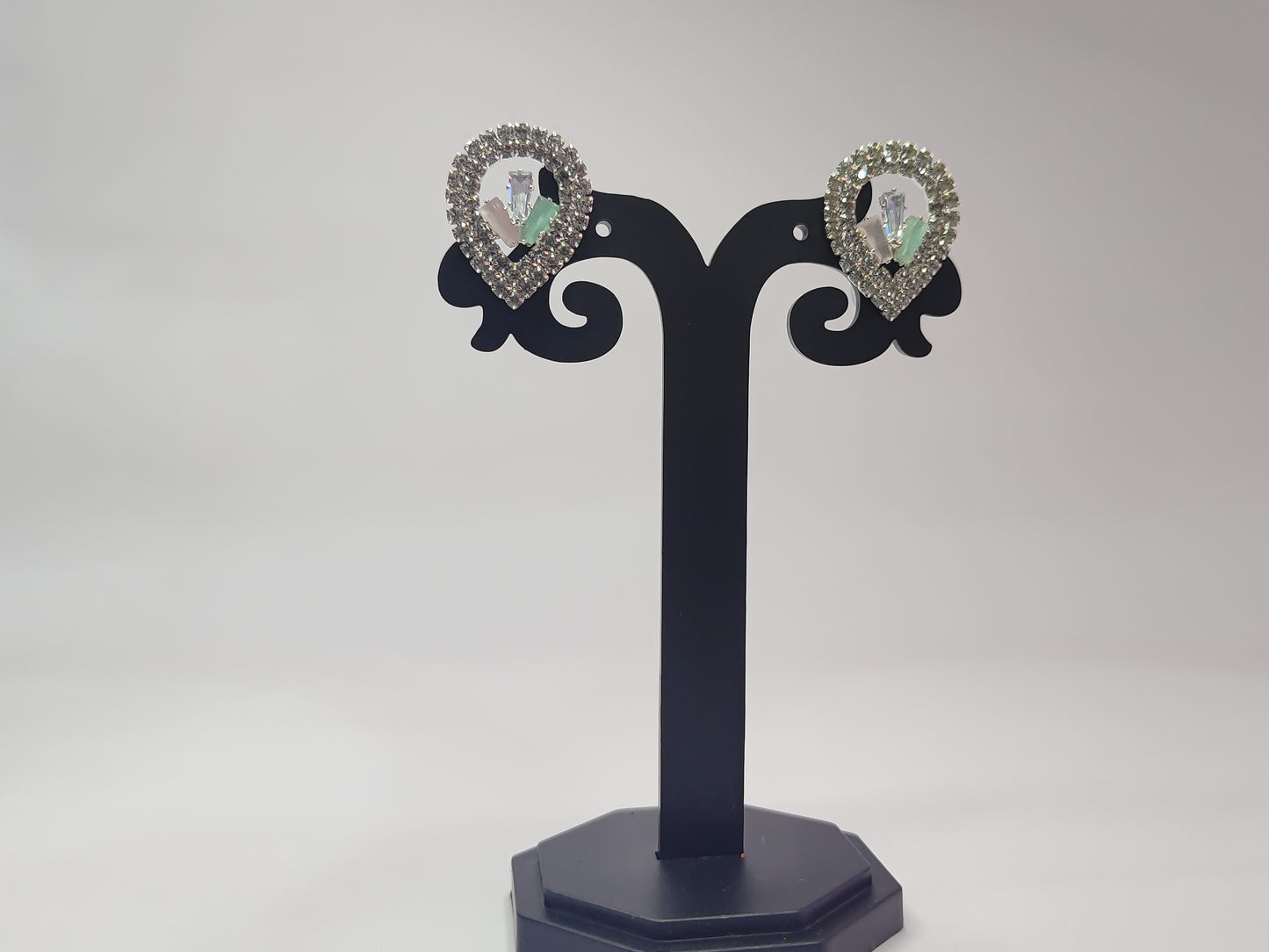 Women's Crystal Stud Earrings - Elegant & Versatile Fashion Jewelry