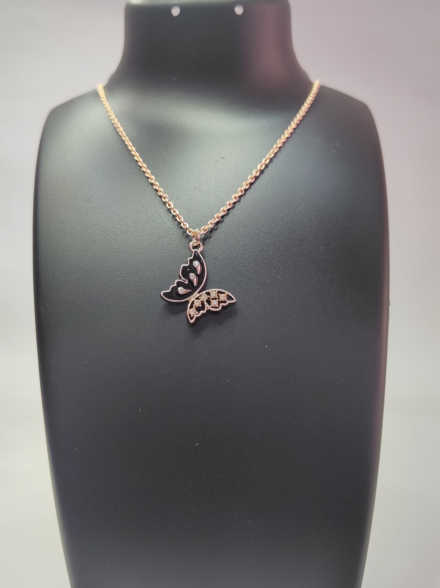 Black and Gold Butterfly Pendant Necklace – Elegant Gold Chain Jewelry for Women